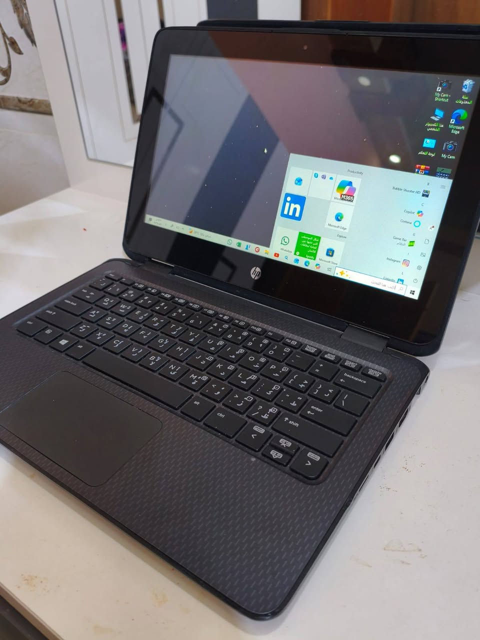 معالج Intel Core i3 / i5
رام 4GB
شاشة لمس 
كيبورد شغال 
كلشي بي يشتغل بس ع الكهرباء البطارية مالتة .. موجودة كامل ملحقاتة 
السعر 150
***********
