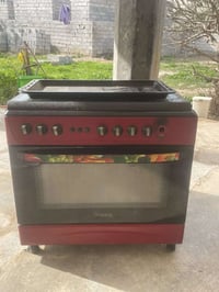 طباخ تركي نضيف فقط عيون ثنين مسدات فرن شغال  السعر ٦٠الف ٠٧٧٧٥٢٨٩٤٨٤