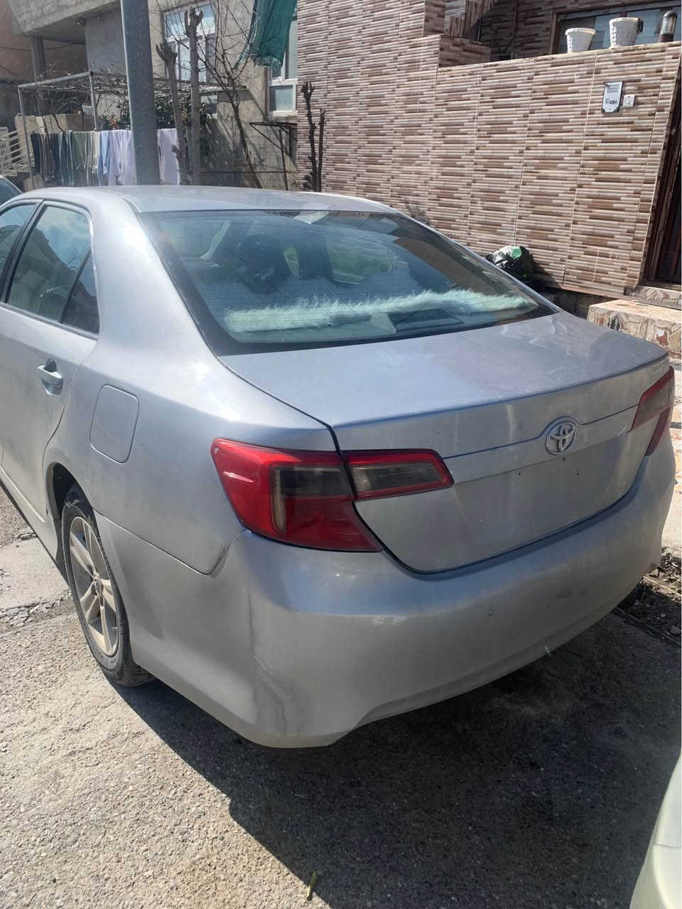 توێتا كامری ٢٠١٤ بڕاوەی دوبەی  كامل مصرفی كراوە  كامل پەمپەلەسەرساغی وەرگەڕاو نیە  جەمپەكی پشتەوەی هەیە  گێرو مكینەی بەشەرت تووند و تۆڵی بەشەرت چوارتایەی نوێ شوختو چاڵی نیە وەك شەریكەیە شوێن سەنگەسەر ژمارە تەلەفۆن *********** تكایە ئەگەر موشەتەری نی سەری خۆتو منیش مەهێشێنە هەموزانیارەیەكم نوسیوە بشدار, السليمانية
