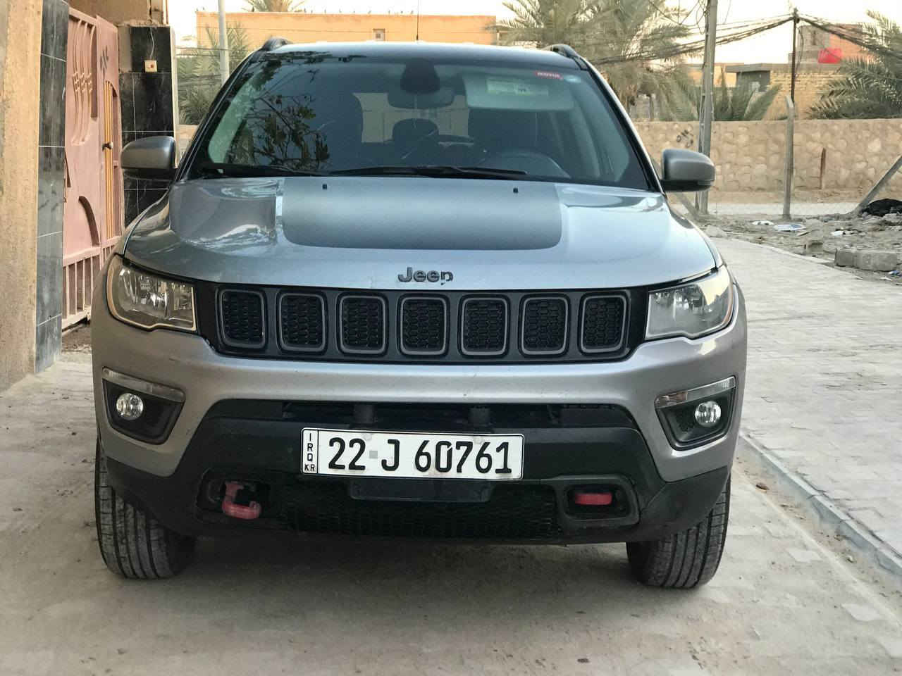 جيب كومباس   فووول مواصفات 1/1 فئة تريل هوك ( اعلى فئه بالكومباس) 
السياره تو كلر لونين( لون رصاصي والتكم والسقف اسود بلادي )
رقم اربيل الجديد ( هزه وفحص 100‎%‎) 
السياره حادثها طخات اربع قطع مصلحات نفسهن بدون تبديل باب وجاملغ جهة سايق والعبري بجم كبس بدون ايرباك
البجم كله على وضع الشركه 
صور الحادث مرفقه بالمنشور   
السياره نظيفه جدا 
مواصفات شنو ابالك بيها   1/1
بصمه تشغيل + بصمة ابواب+ بصمة صندوق
 كشنات جلد اسوك بالكامل ومطرزه بعلامة تريل هوك 
 شاشه كبيره تاب + gps
 تبريد قطعتين امامي خلفي
هند بريك بصمه
 كشن السائق واللي بصفه كهرباء
محرك 2400 بدون تيربو 
 اشاير بالمري
مراة تعتيم وسطيه
ويل كب كروم     
وباقي المواصفات المعروفه
 تحويل ثاني يوم


**إذا كنت صاحب هذا الإعلان وتريد حذفه لأي سبب، رجاءا أرسل رسالة إلى الدعم الفني**