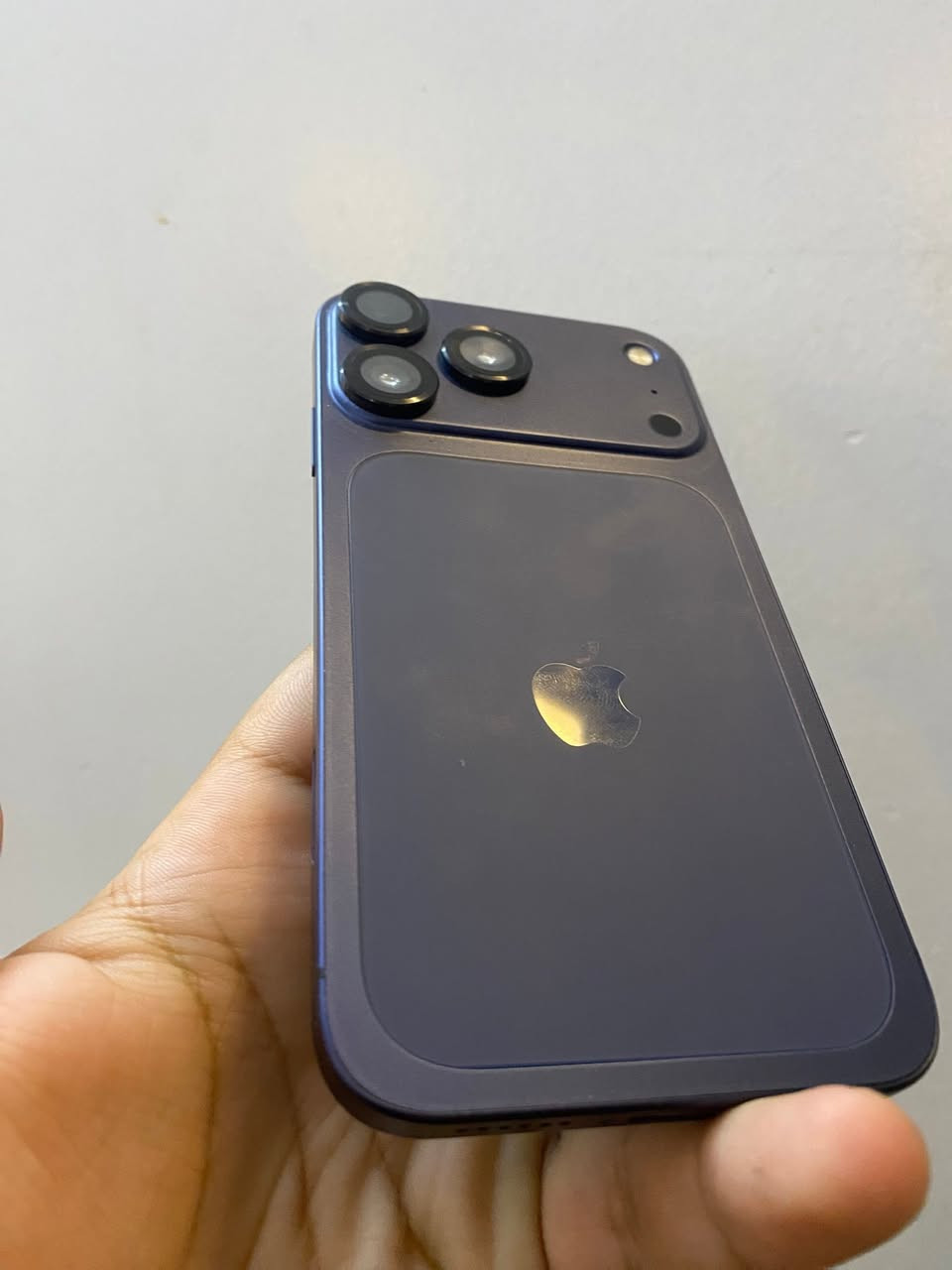 للبيع ايفون Xr محور 17 برو 
ذاكره ٢٥٦
بطاريه ٩٢ مبدل اصلي شحن كلش زين 
فيس ايدي واكف 
او كامره خلفيه تشكل مرات تشتغل مرات متشتغل 
سعر ١٥٠ قفل قفل قفل 

مكاني بغداد بلديات 
***********
