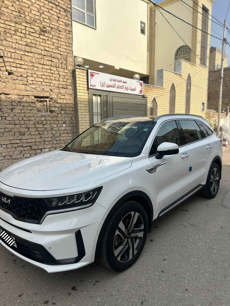 للبيع كيا سورنتو موديل 2023 خليجي فول موصفات وكالة شركة نيم ضمان 5 سنوات ماشيه 37 كفاله عامه السياره محرك v6 سلندر 
السيارة جدا جديدة واستخدام شخصي بالعافيه عل ياخذها ومتوازي ع بيعتة جدا 
مكان السياره النجف الاشرف 
السعر 287 وبيها مجال بسيط 
 *********** بيه وتساب اعتذر ع المراسلة  غير متفرغ فقط اتصال تحياتي …
