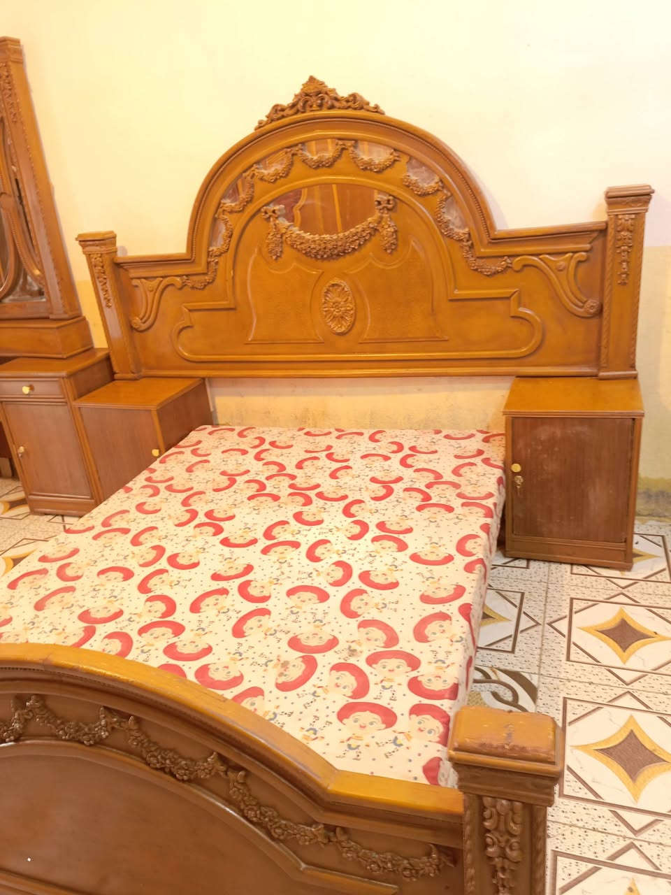 غرفه مستعمله 5 ابواب تزكام صاج داخل وخارج
نضيفه وجاهزه كبل شد سعر خاص  (قضاء القاسم ع) 

*********** بي واتساب
