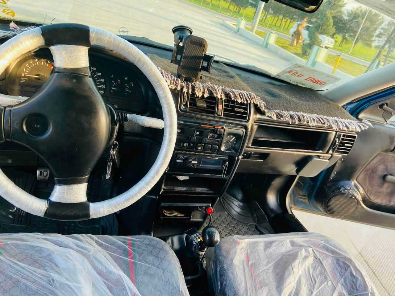 ئۆپڵ ڤیکترا 
مۆدێل 1994 
مەکینە 20 گێڕو مەکینە بەشەرت 
نمونەیە لە جوانی 
بێ داعم و لێدراوی 
سەیارە کەمل کورەیە بۆ جوانی  
شوێن :ژاراوە-قەڵادزێ
ژ.م:*********** رانية, السليمانية
