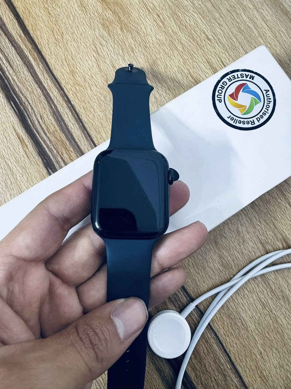 السلام عليكم ساعة ابل SE2 نظافه 100‎/100
بطاريه 98‎%‎ 
الذاكره 32
ساعه جديده جدا استخدام كلش بسيط اخت الجديده 
سعرها 250 الف وبيها مجال بسيط جداً
مكاني بغداد البلديات 
***********
