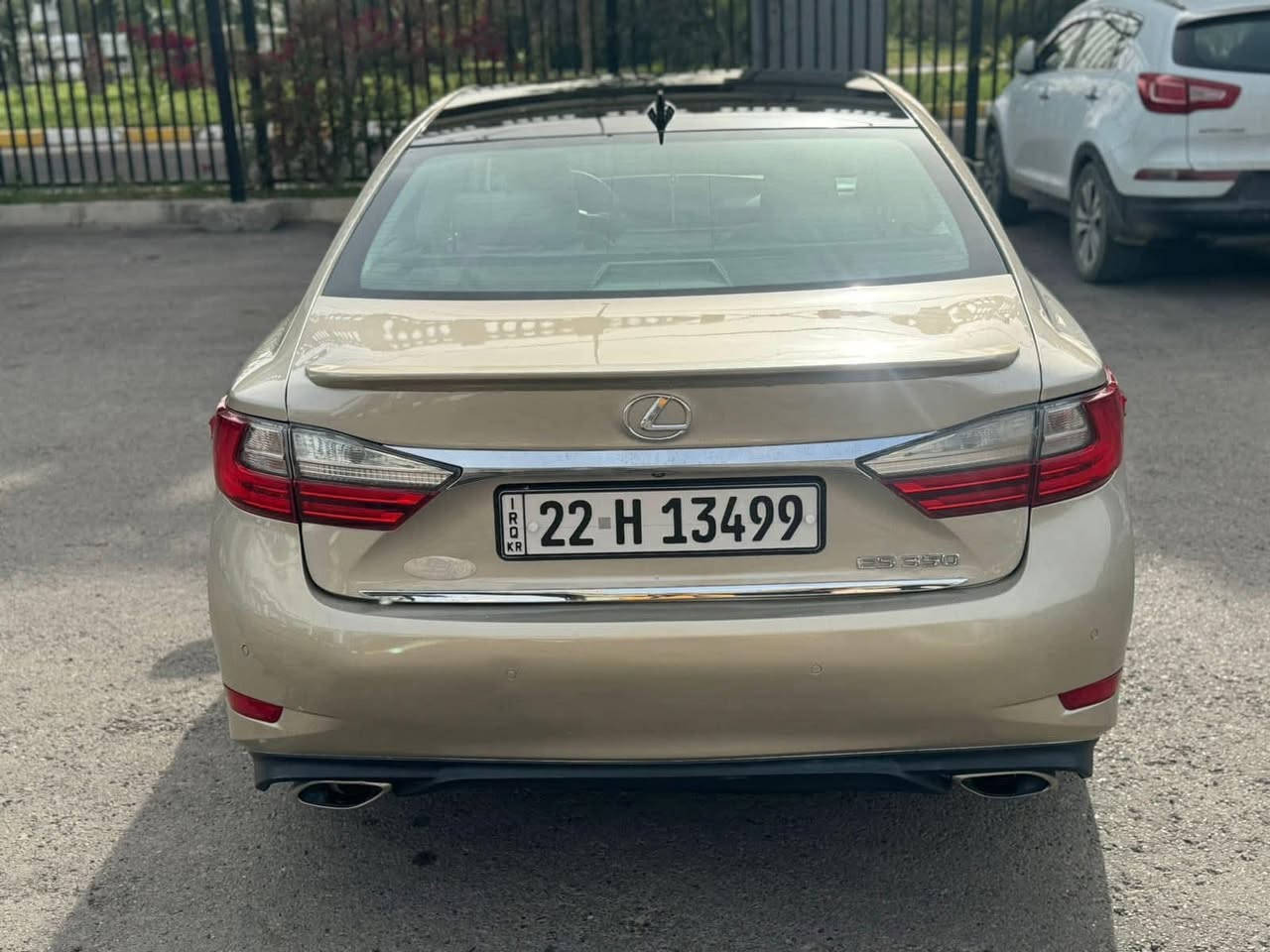 لكزز  ES 350 مديل 2018
امريكي حادق فقط بنيد والدعاميه
مع بارد بالجنطه 
بدون اير باك
اعلى فئه VIP
ماشيه 88 الف ميل 
السعر 200  
بيهه مجال لشراي
السياره بأسمي
بيع او مراوس 

***********
