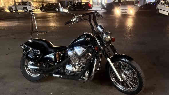 هوندا ستد 400 بلادي للبيع مكفوله كير ومكينه السعر 1350 وبيها مجال بسيط حك الجيه المكان بغداد الشعب للاستفسار ***********
