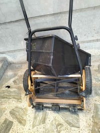 مكينه حداق جديده ونظيفه السعر 30 /07707517826