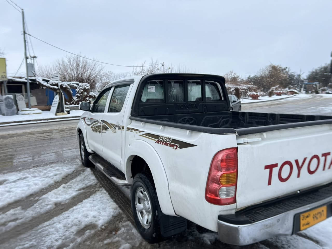 تۆتۆتا هایلۆكس 2009 سعودی ئەسڵ بتڵ و زینۆن سەیارە كە نمونەیە لە جوانی بێ دەعم لێدراو تەنها ١بست بۆیاخە گێر و مەكینە ئەكسڵ بەشەرت سەیارە كە بێ ڕەقەمە بەشەرتی ماڵی مەدەنی وكۆمپیتەر  ژم:***********
