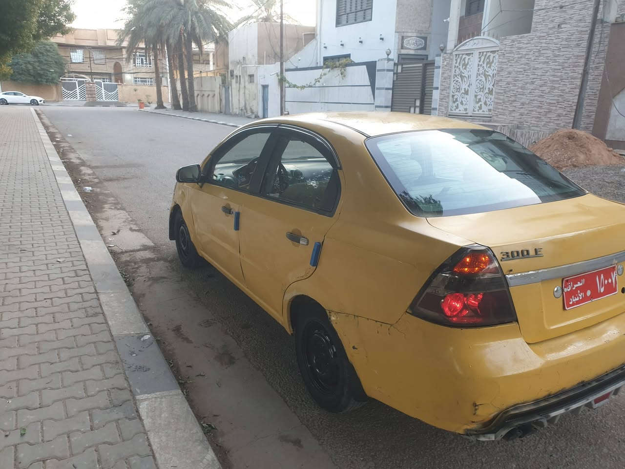 السلام عليكم 
للبيع 
افيو 2009 رقم انبار راعيها بنجف
كير مكينه مسكر شرط
تبريد شغال
تخم تايرات جدد باتري جديد
كهربائيات كلها شغاله 
حداديه جديده
غرامات على المشتري 
السعر 25 بيها مجال بسيط
العنوان النجف
***********
