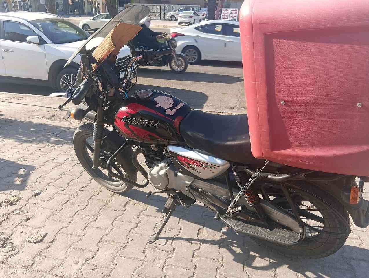 سلام عليكم بوكسر موديل 2023 بدون اوراق يعني كلك اكفلك من كلشي دراجه ما بيها نقص كبل للشارع عارضها 950 الف وبيها مجال مكاني بغداد الحريه ***********
