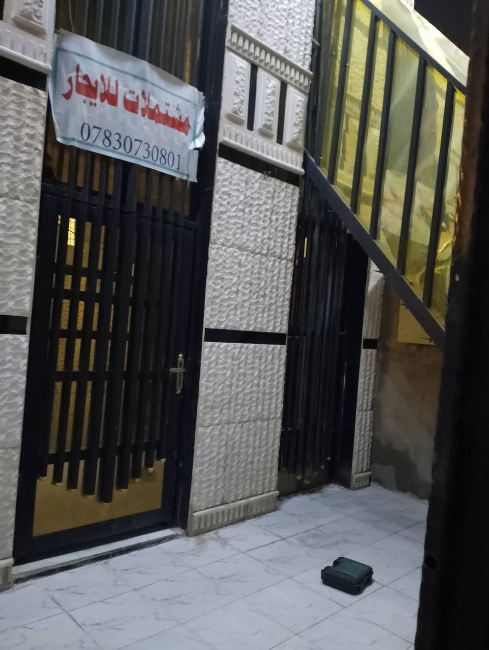 مشتمل ارضي للايجار مساحة ٨٠ متر (مطبخ،استقبال،صالة،غرفة نوم ١،مجمع صحي )
الموقع المهدية الثانية قرب جسر صدام 
للاتصال برقم ***********
متواجد على مواقع التواصل الاجتماعي ( فيسبوك،واتساب )
