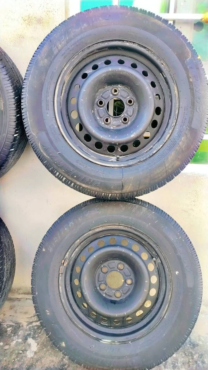 السلام عليكم
للبيع وياله مع تايرات فوك النص عمر
 عدد 4 حجم 16 أصلي مو تجاري
وياهن 4 كب
تايرات 235/60/16 عدد 2
215/70/16/عدد 2
للاستفسار الاتصال على الرقم ***********
