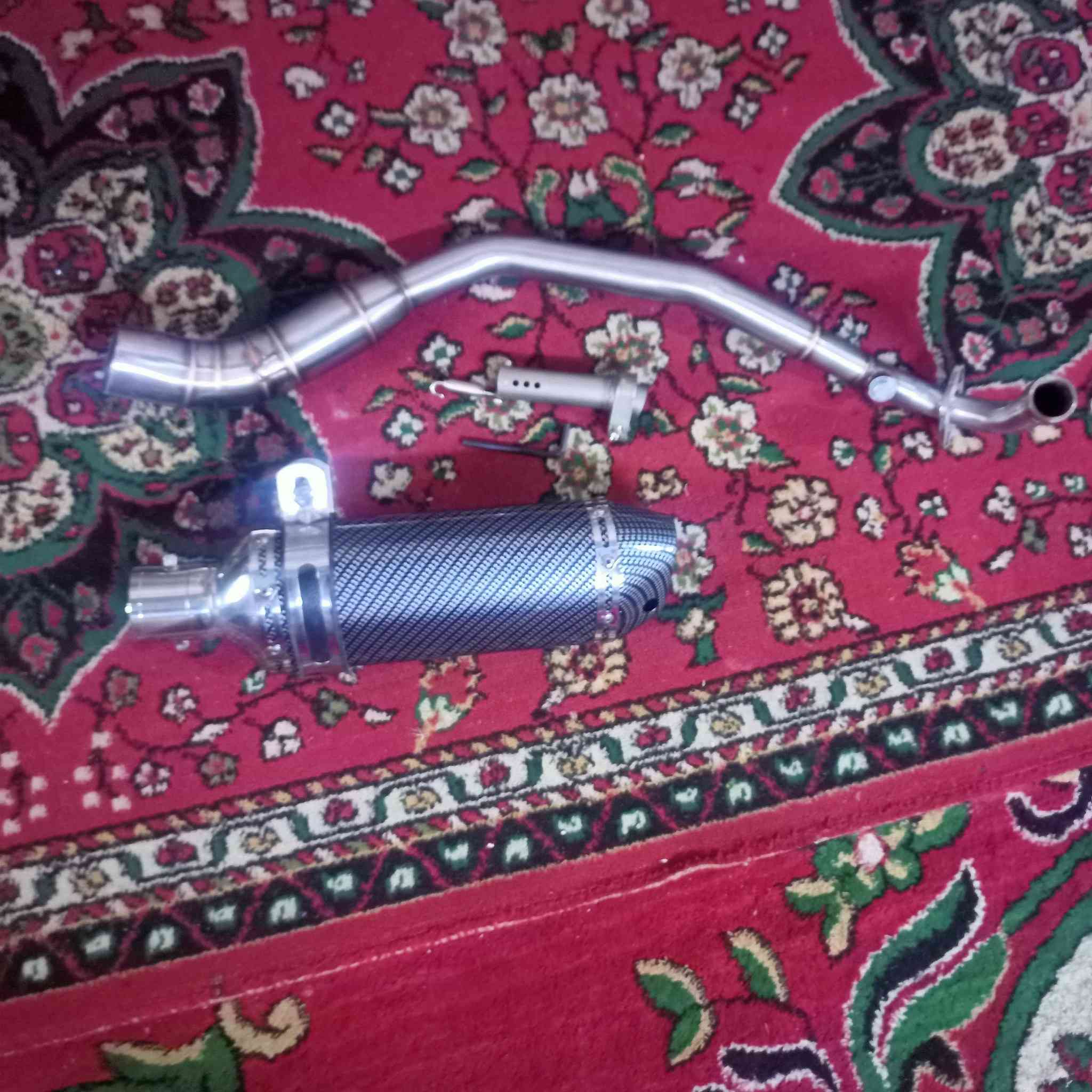 السلام عليكم صالنصه لبيع كاربون فايبر100وبه مجال الطيبين مكاني حي الجهاد *********** وبي واتساب
