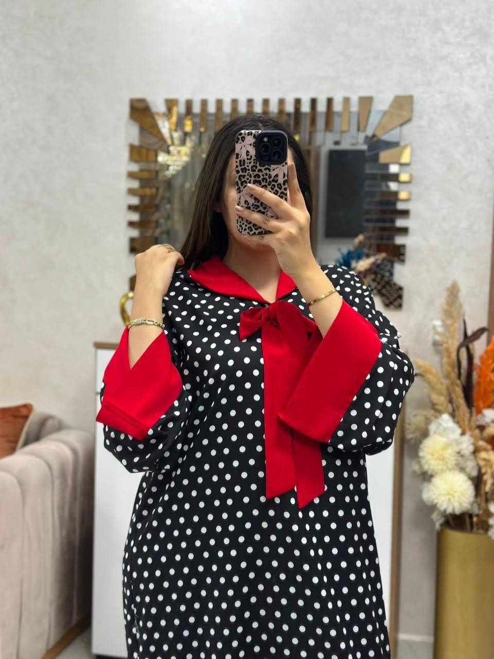 جلابة بالكرافطة djelaba 
L xl xxl xxxl
توب كريب crepe أكادير, أكادير إداوتانان


**إذا كنت صاحب هذا الإعلان وتريد حذفه لأي سبب، رجاءا أرسل رسالة إلى الدعم الفني**