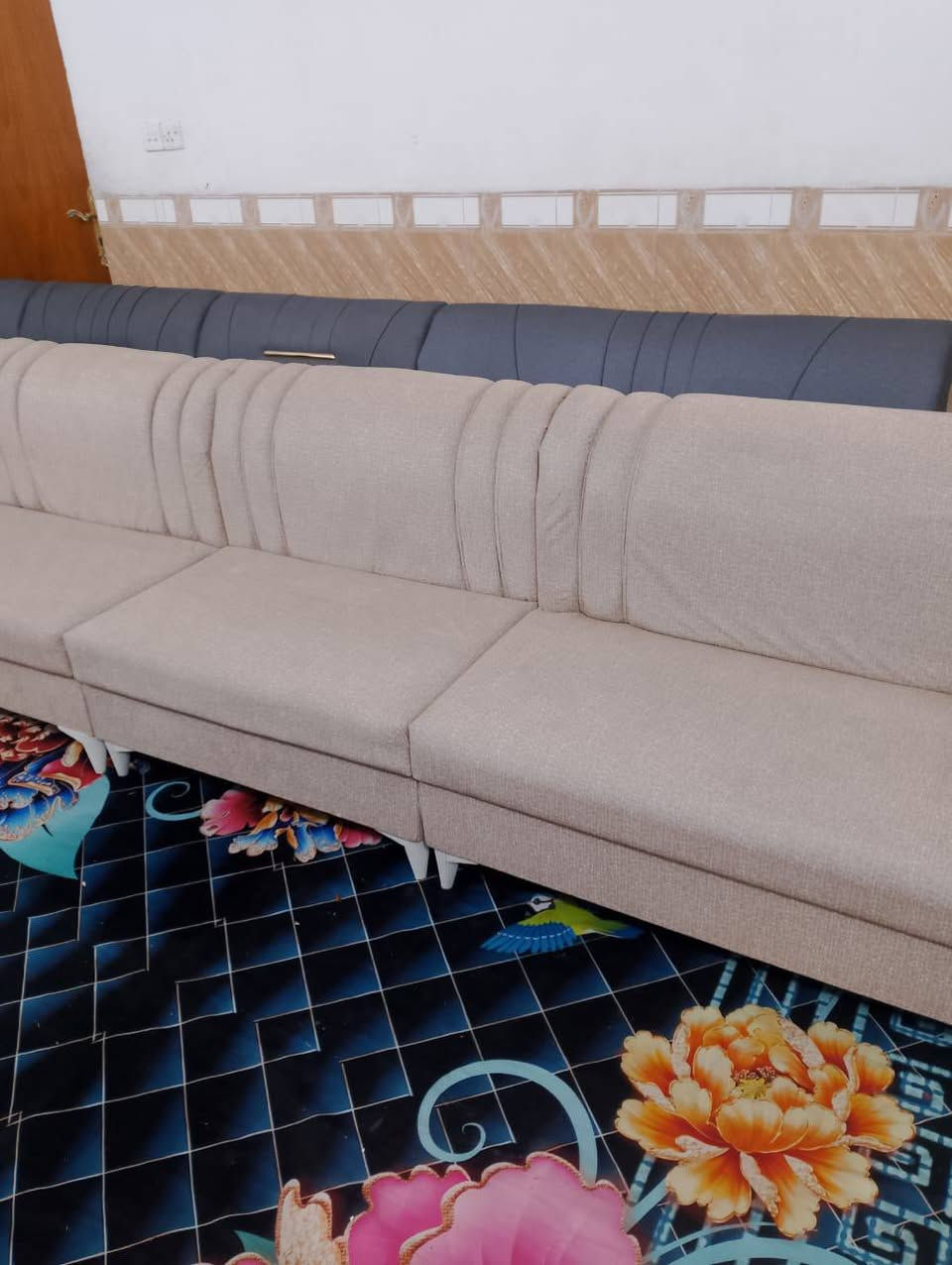 اسلام عليكم ديوان 11مقعد جديد غير مستعمل تسكام كله بلوك اسود وسفنج مميز اولا مكاني  حله نادر الثانيه عله الخدمي ***********واتساب
