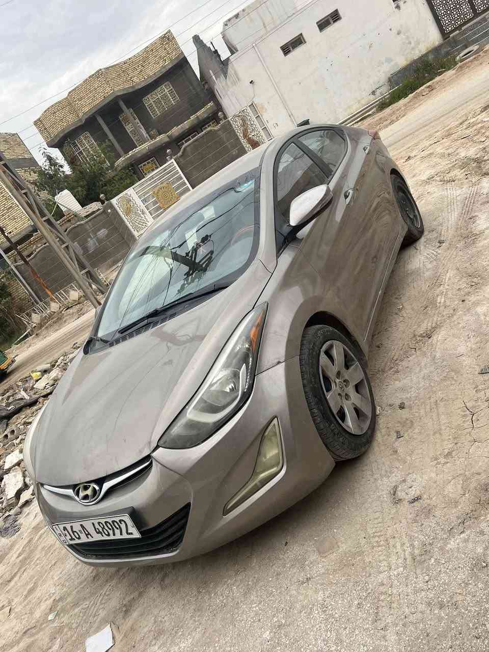 السعر 93 الرقم *********** الانترا 16 وارد أمريكي حادثها باب صدر جهة اليمنه مكينه 2000 دوش ماشيه 98 سياره مال جناي رقم قادسية دولي
