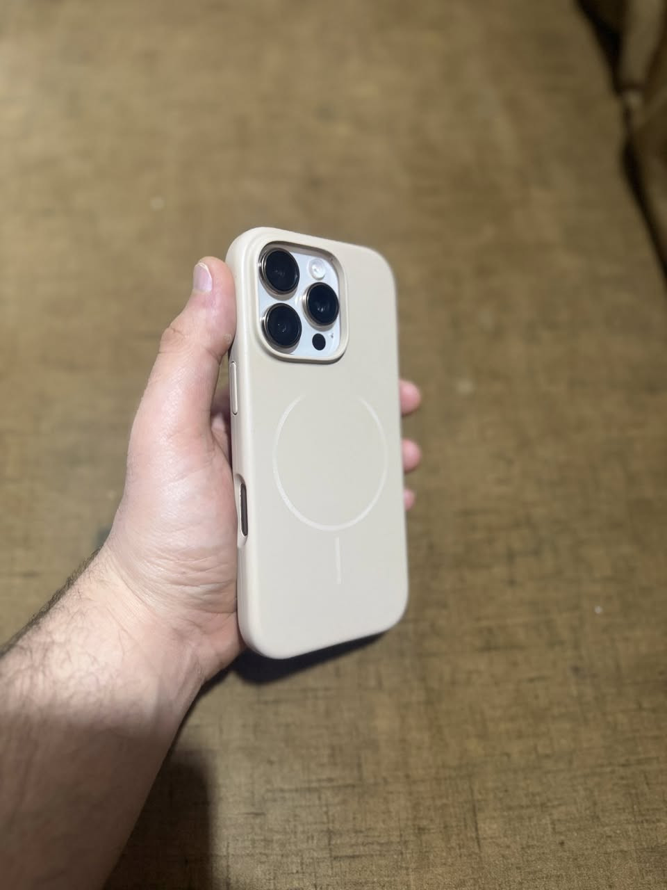 ايفون 16 برو برو  الصغير
ذ 256 اللون الصحراوي

الجهاز نظيف انطي ويا كفرين و شاحنه وكيبل من انكر 

كيبل مالته الاصلي موجود هم وكارتون الاصلي ولاصق حماية يعني الجهاز كامل البطاريةً97

عدد الدورات 223

السعر 1100 وبي مجال للشراي
مكاني البصرة

التواصل يم ***********
