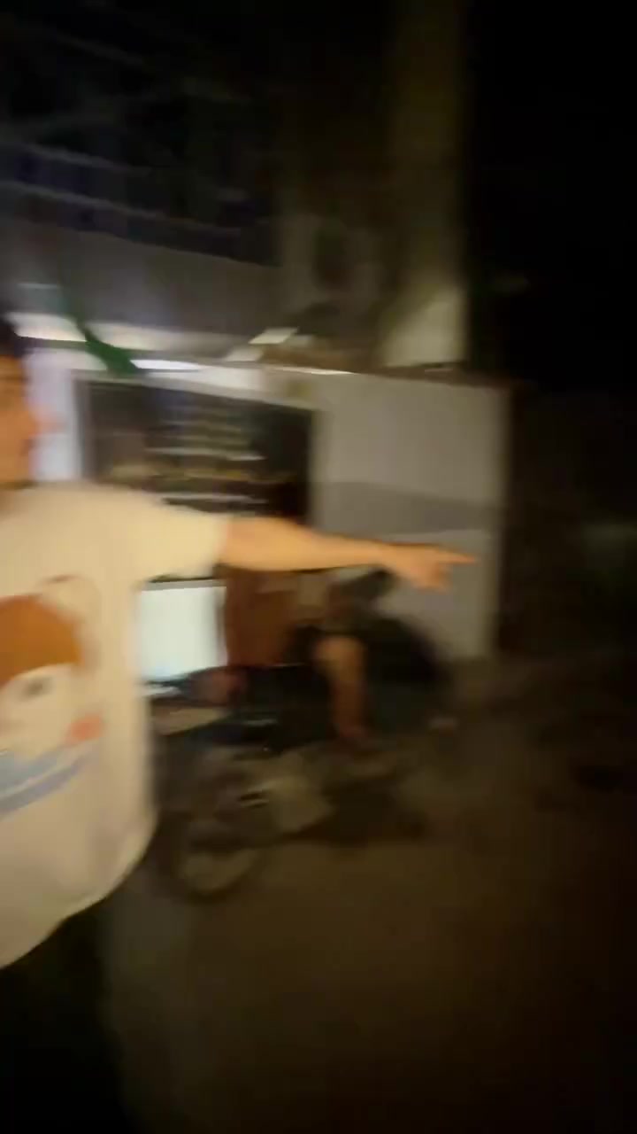 بسم الله ، اللهم صلي على محمد وال محمد 
دار للبيع الموقع الشعب بظهر جامع الشروفي شارع تبليط كامل مكمل  مي مجاري كهرباء لبيت جاهز وخير من الله طابو زراعي سند ٢٥ للاستفسار خاص او تصل
***********
