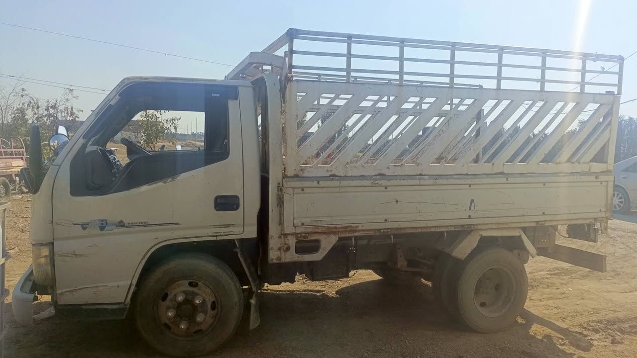 كنتر موديل 2012مكفول عامة  من صبغ ضربه  بسمي رقم بغداد نكليزي للبيع 55او مراوس حسب الغناعة بسيارة خصوصي بي ام او بطة أو ارنب أو أي سيارة خصوصي ***********كورك بي واتساب *********** مكاني بغداد تاجي
