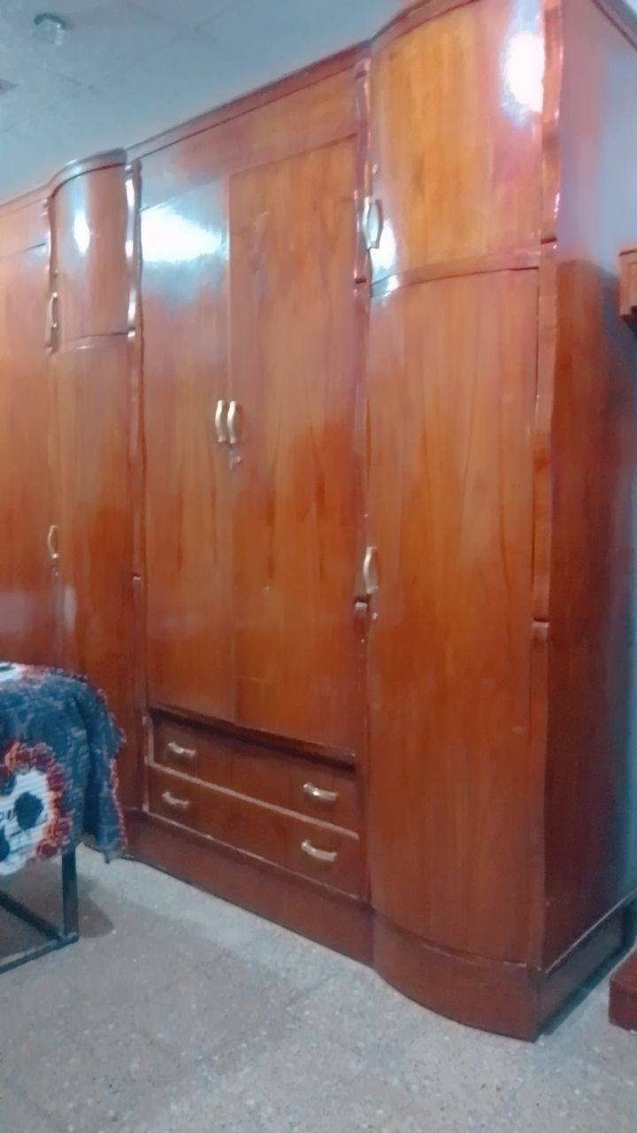 غرفه. نجاره عراقيه تزكام ثقيل 7باب لكنتور نضيفه 90%مستعجل ع بيعه ***********للاستفسار  تصال ع رقم
