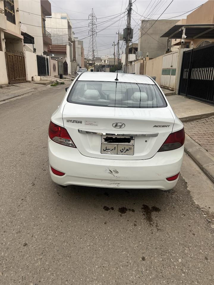 اكسنت ٢٠١٢ بدون صبغ باب السكن مبدل بلادي اثر حادث خفيف والصور موجودة …ماشية ١٤٨٠٠٠ كم شاشة سقف سلايد جامات كهربائية ..السعر  108 وبيه شوي مجال ***********
