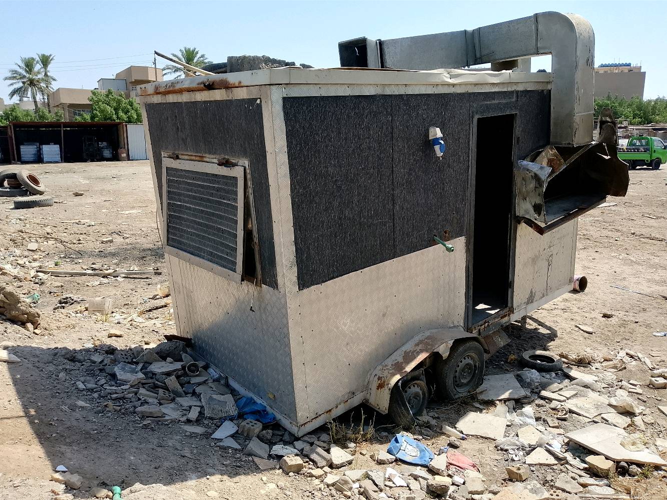 تصلح اسواق متنقله وتصلح مطعم بس ترتيب يرادلهه تريدة عله حطتهه تريد اسلمك ياها جديدة 
مليون و٦٥٠الف