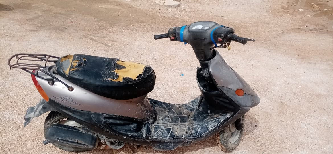 بيجي لون رصاصي شغاله سلف هندر لايت بكد لايت حساس دهن عداد البانزين بس شويه كفراتها تعبانه سعرها 250الف


**إذا كنت صاحب هذا الإعلان وتريد حذفه لأي سبب، رجاءا أرسل رسالة إلى الدعم الفني**