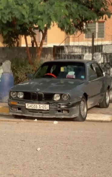 اسلام عليكم  
زعره حجزم300 م 1991 
محرك520مسكر 
كيرfz رايدها ب35 وبيها مجال مكانها الانبار 
محرك  وكير كفاله سياره نضيفه حيل الله يشهد كهربائياتهه كامله كلشي مناقصهه غرفتها مرتبه يرادلها نواقص بسيطه انت وترتيبك بعد سيستم صوت كامل بيها /ونواقصها بس مشط ستيرن ودعاميه اماميه الي وره موجوده اني شايلها
واتساب ***********
اتصال ***********
