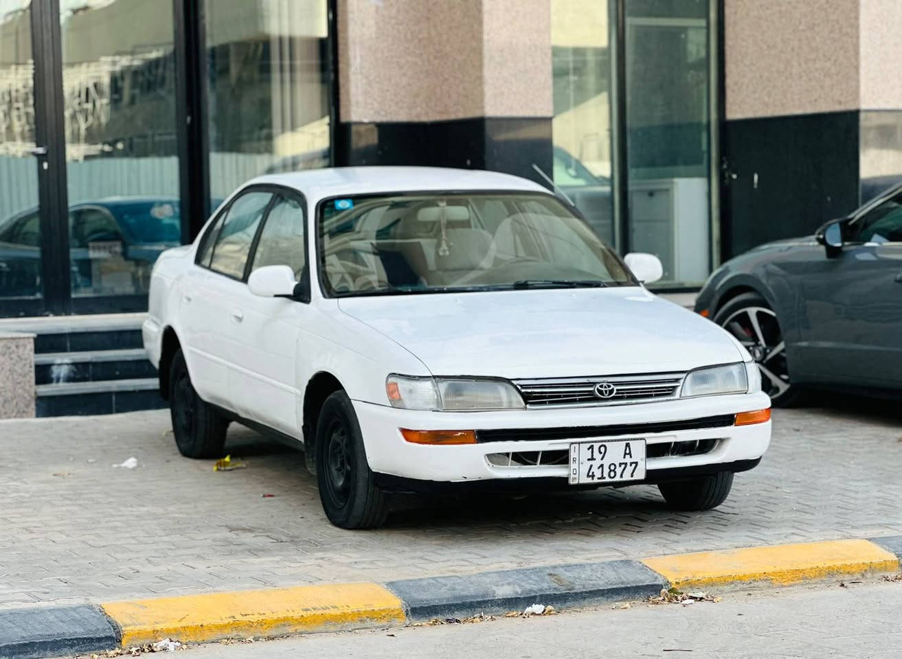 السلام عليكم سياره كورولا موديل 93   بلادي( يسرى بلادي) سياره  بسمي تحويل وين مايعجبك سعر 53وبيه مجال بصيط   سياره مصبوغه جماليه فقط مكفوله من ظربه داخله  جديد حداد جديده مكينه وكير مكفولت مكاني كربلاء ***********
