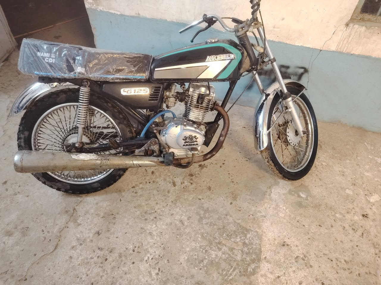 سلام عليكم دراجه كلك للبيع مكفوله من السرقه اول هندر تشتغل عوزهه ترتيبات بسيطه مكاني نجف شارع كربلاء نجف عمود 173. السعر 225. ***********
