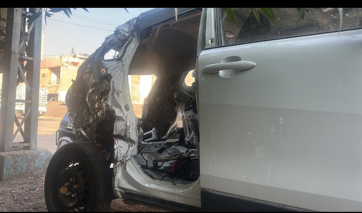 السلام وعليكم كورلا كروز 2024 صيني هايبرد للبيع على حادثها مع اغراضها بالكامل للاستفسار ***********
