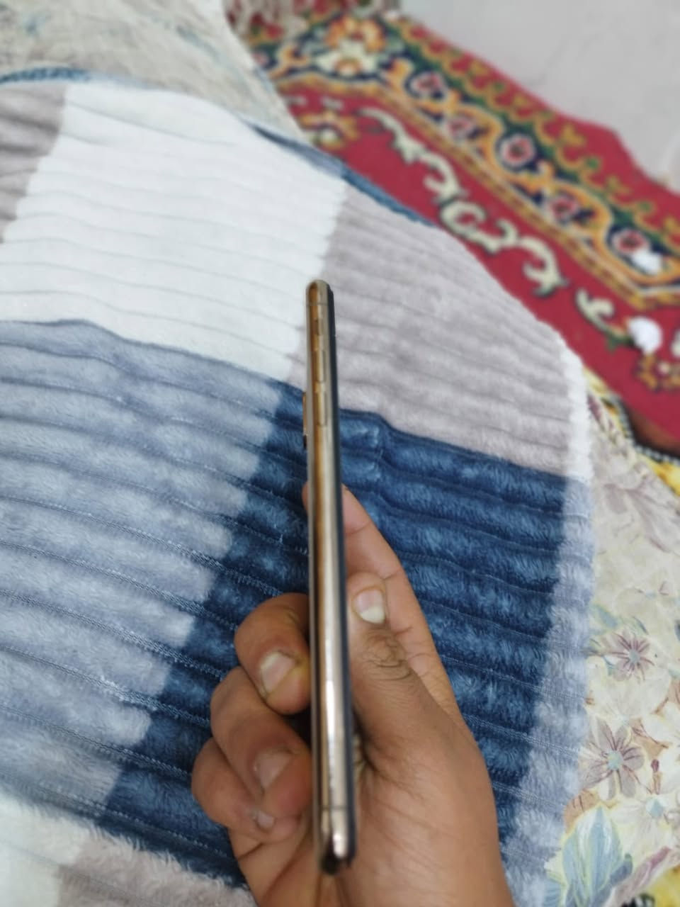 سلام عليكم جهاز ايفون اكس ماكس للبيع ذاكره 64بطاريه خدمه وبصمه الوجه متشتغل استفسار واتساب ***********
