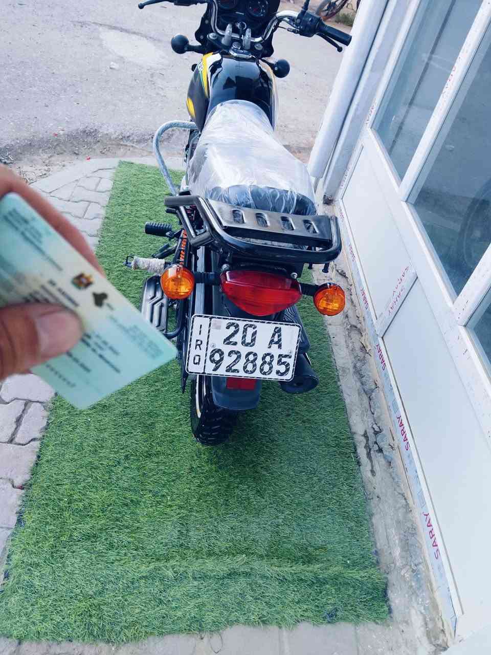 السلام عليكم ورحمه الله وبركاته دراجة نارية بوكسر موديل 21 نازلة بل ٢٣ كفالة عامة مكينة خير من الله الشراي يتصل ويدلل ويتساب موجود *********** اتصل ودلل اخت زيرو مكاني ديالى خرنابات ورة السيطرة الثانية مرقم كامل انكليزي
