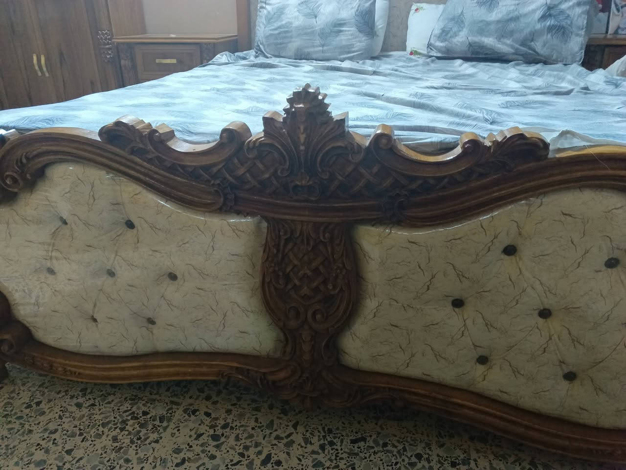 السلام عليكم غرفه للبيع السعر مليونين بيها مجال الاتصال على***********
