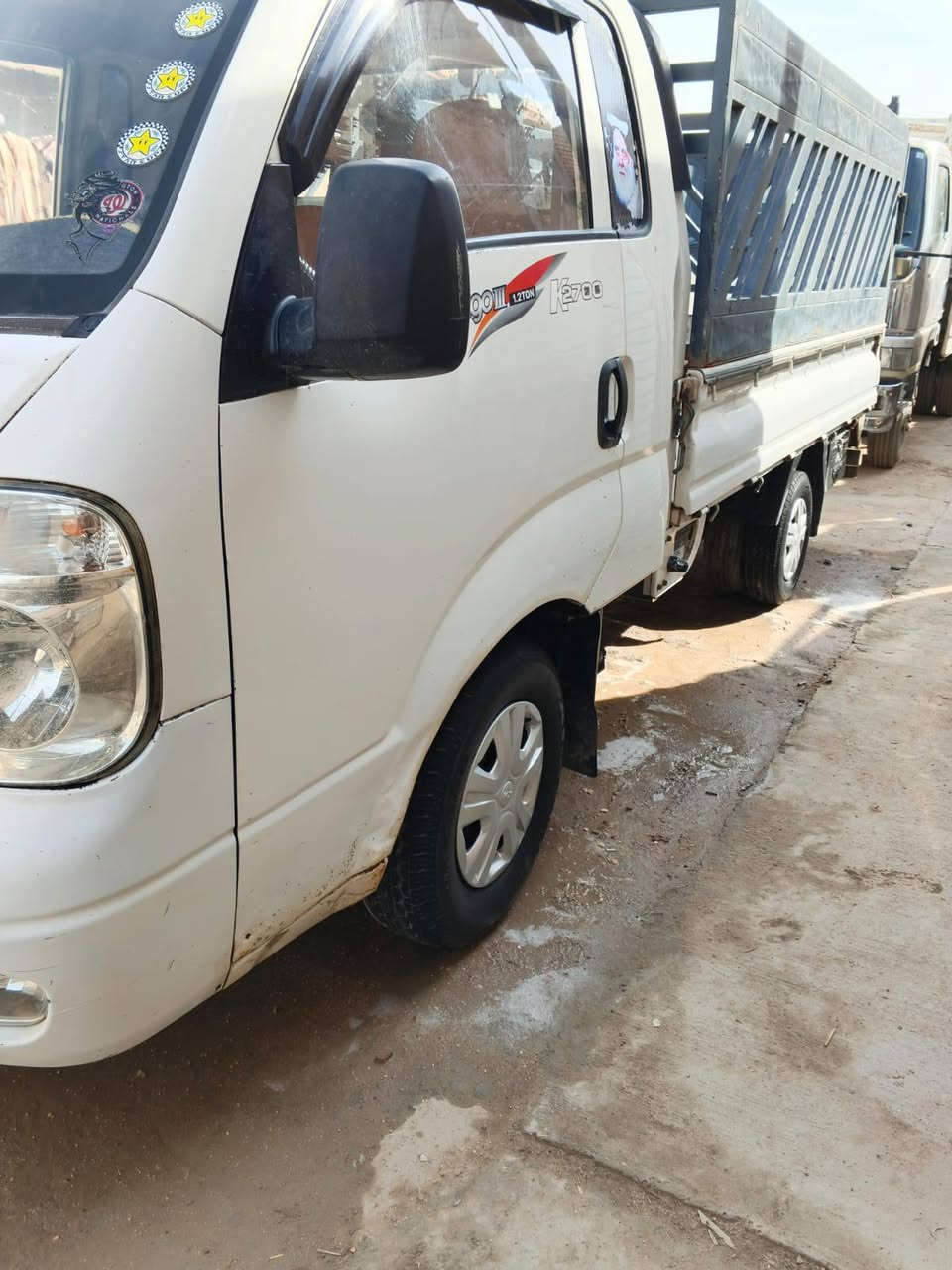 السلام عليكم سياره بنكو حمل للبيع سعر 92ورقه وبيه مجال مديل 2011رقم السياره ذي قار سنويه جديده نهيته السنويه 2029رقم نكليزي سياره مكفوله المداور ثاني يوم الاتصال ***********العنوان ناصريه
