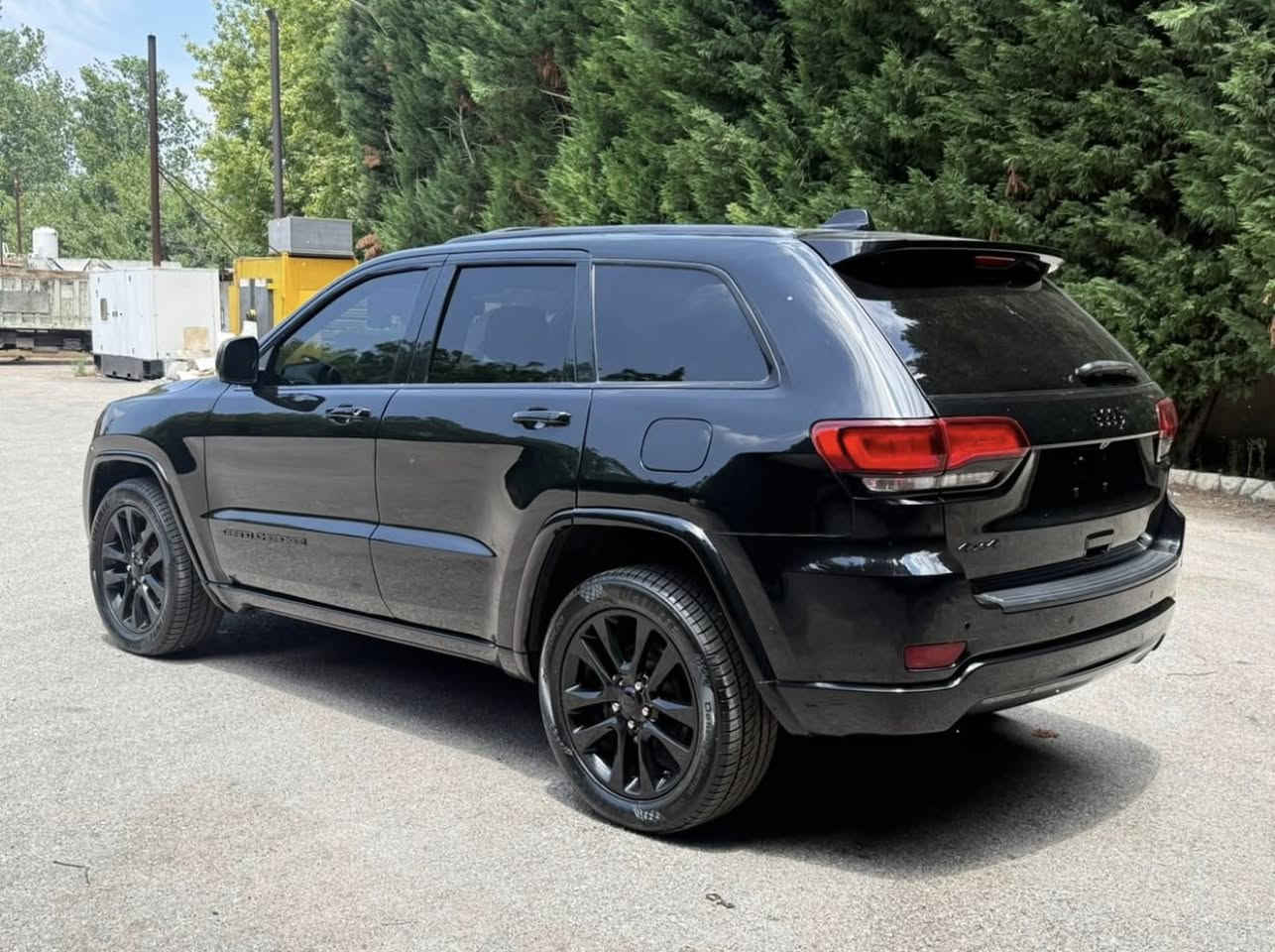 GRAND CHEROKEE ALTITUDE 
Model 2019
Super clean 
Mileage : 88.000 miles
2 kyes 
4 new tires 
Full full
☎️☎️ ; 03487131


**إذا كنت صاحب هذا الإعلان وتريد حذفه لأي سبب، رجاءا أرسل رسالة إلى الدعم الفني**