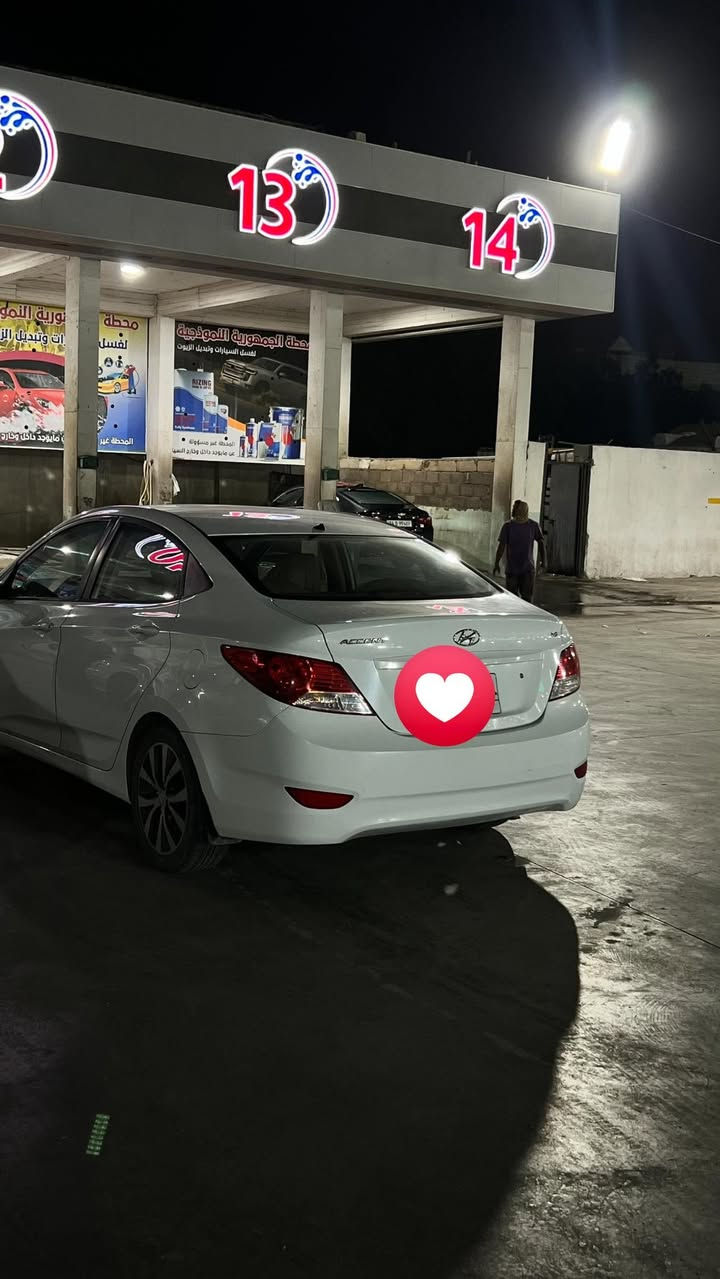 السياره بيها فقد بارد وصبغ بالباب مال الراكب شبر ومباقيه بس هاي الضربه امه بقيه السياره فقد
طعجات بسيطه سياره كلها بلادي من الدعاميه للدعاميه حتى بلكاتها بلادي زيت وماي اصلي وجديد
مقاعدها قماش فوكاهن جلد
مغلفات شاشه والسياره محرك 1600mpi
كير نمر 4
تايرات كروم والسبير هم كروم السياره
نضيفه وابيعها على هاي الضربه الموضحه ما تكلف غرامات وتجديد سنويه علينه
 ماشيه 47 الف مديل 2015 وارد خليجي  اعله مواصفات وفتحه بالسقف وشاشه وكامره خلفيه مكان بصره 
***********
