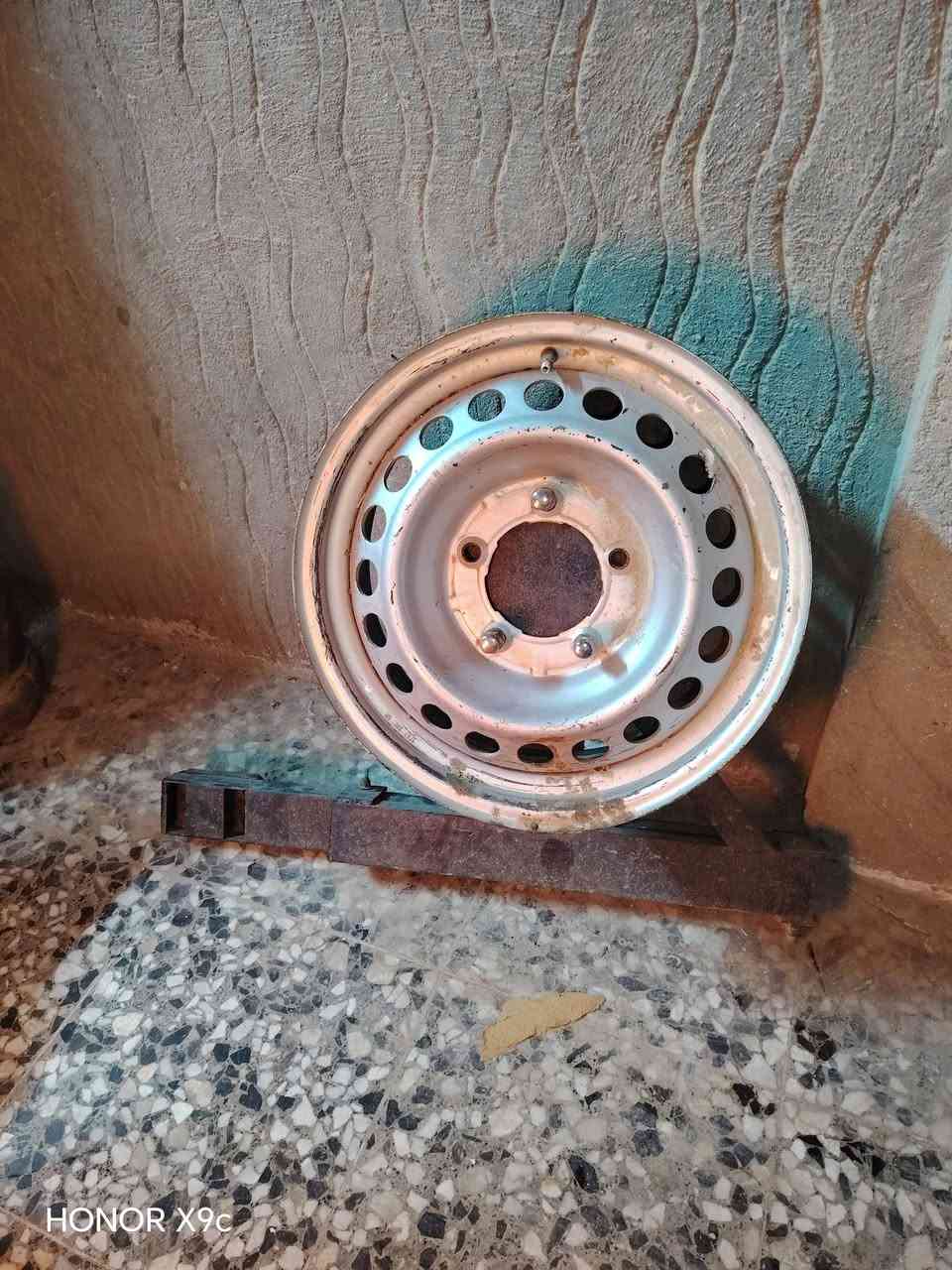 قاعده سبير علاك تنشد بمكان الهوك 
١٧٠
حديد ثقيل
*********** نجف
بدون ويل
