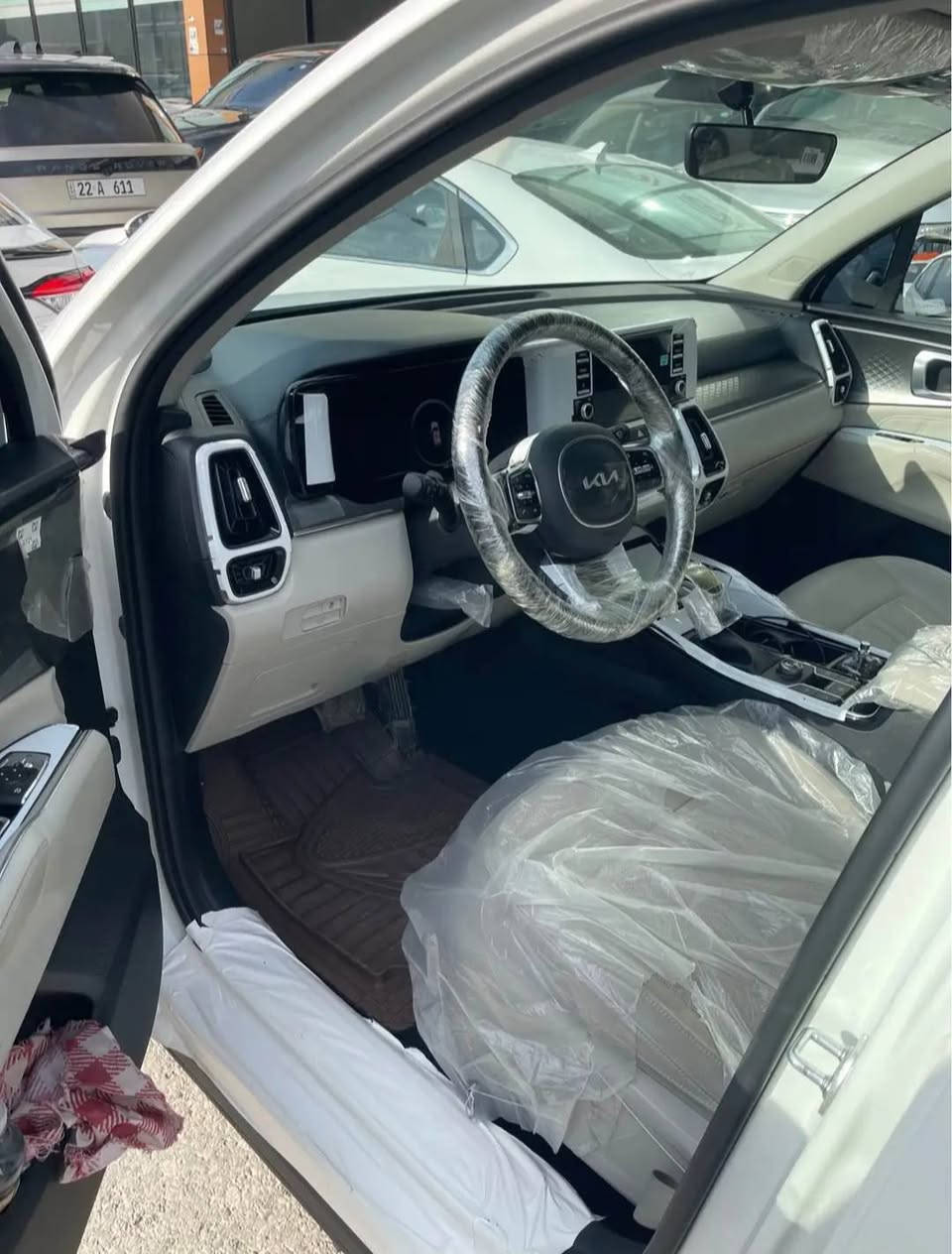 سلام عليكم كيا سورنتوا 2023 خليجي مكفولة كفالة عامه فول فول مواصفات ماشيه 25000فقط جديده بمعنى الكلمة محرك اربع سلندر 2500 السياره للبيع فقط بدون مراوس رجاء بس الشراي يتصل هذه رقمي غير متواجد ع فيس ***********مكاني بغداد
