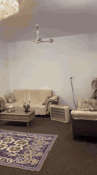 تخم قنفات موردن نضيف عشر قطع خمس مقاعد مع المفرش والكوشات ٤٥٠ وبي مجال للشراي***********
