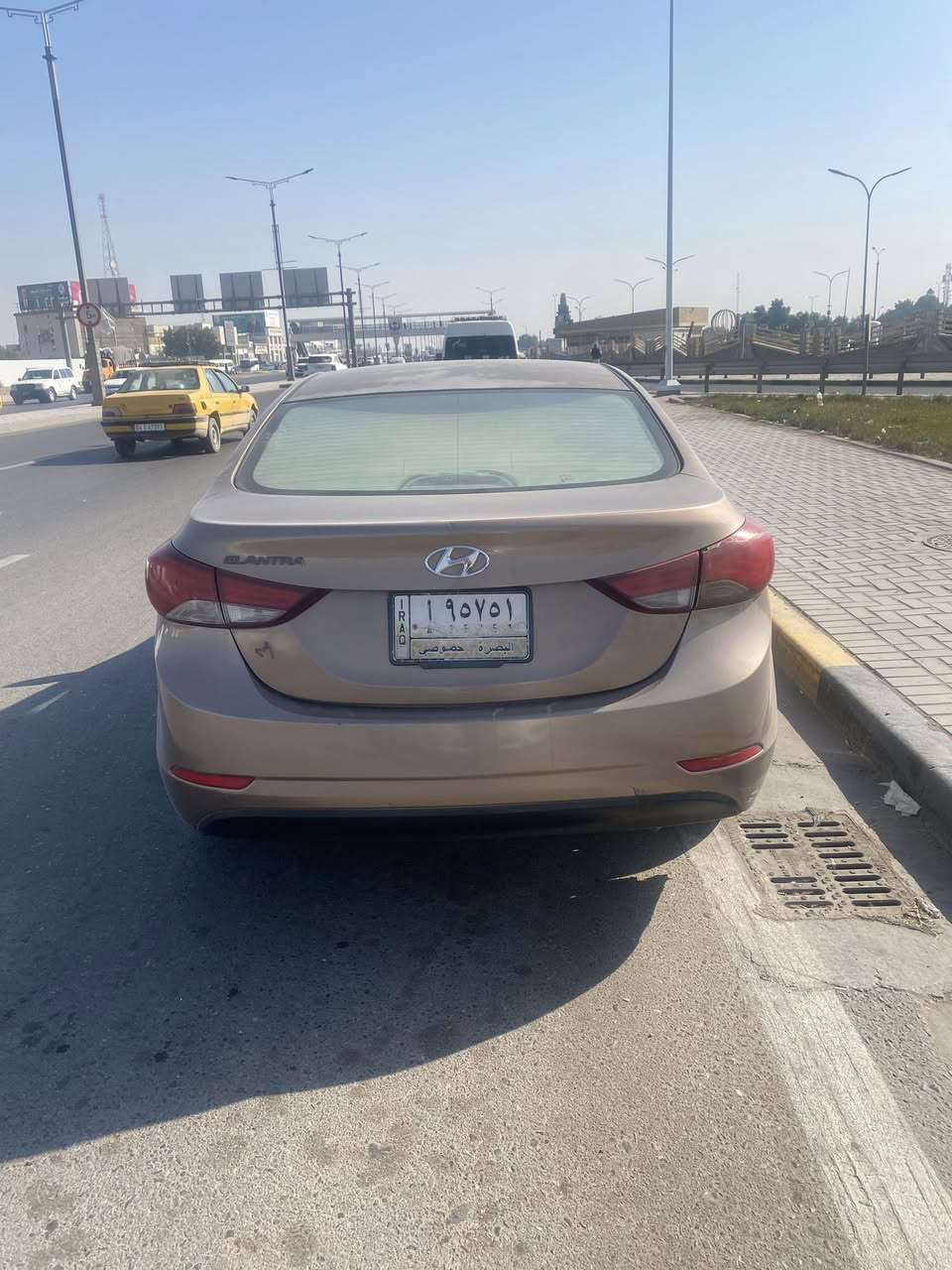 سلام عليكم سياره الإنتر 2015 خليجي ضربتهه صندوق وبيهه رصعات بسيطه بل قماره كير ومكينه مكفولات حداديه حلوه رايدهه 99 ورقه وبيهه مجال بسيط حك جيه الاستفسار اتصال ***********
