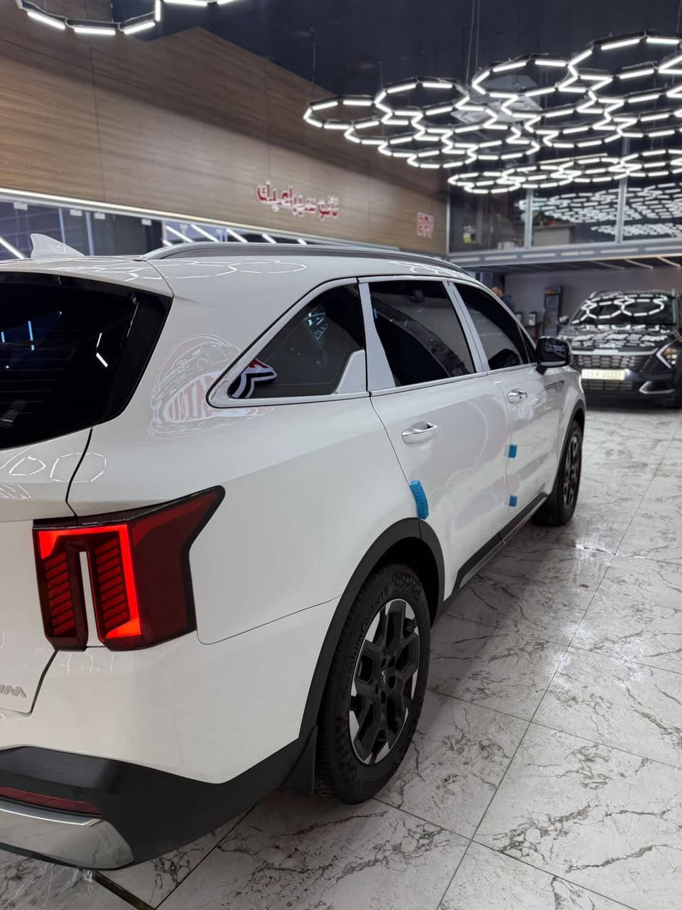 سلام عليكم
سياره سورنتو موديل ٢٠٢٥ خليجي  جديده جداا  بعده كله بالتغليف الشركة 

مواصفات سياره فول ١/١ عدا كشتات
 جلد وكاميرات ٣٦٠
بانزين 

أربع سلندر حجم المحرك ٢٥٠٠ توربو 

لون ابيض 

ويل ١٧ 

تبريد ثلاثة قطع 

بصمة تشغيل وابواب جنطة 

تشغيل عن بعد 

كأمره دواره 

كشتات كهرباء ⚡️ 
كشتات الخلفيه قلابه كهرباء ⚡️ 
شاشة متصله 

كير ماوس 

شفتات ستيرن 

حساسات ٣٦٠

ثلاث انظمه قياده 

شحن لاسلكي 

منافذ تايبسي 

بصمه عدد اثنين 

جنطه كهرباء ⚡️ 

بلوجكتر لد 

مري شفط 

ترحيب 

لد مخفي متغير الآوان 

دمام بوس 

سبعه راكب 

سبير ما نازل 

سياره جديده جداا 

في الضمان خمسه سنوات  
سعر  280$ 

***********
