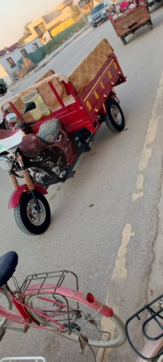 سلام عليكم مرخصه الادمن ستوته موديل2018 ستوته نضيفه عارضه ب 1300,وبيه مجال ***********
