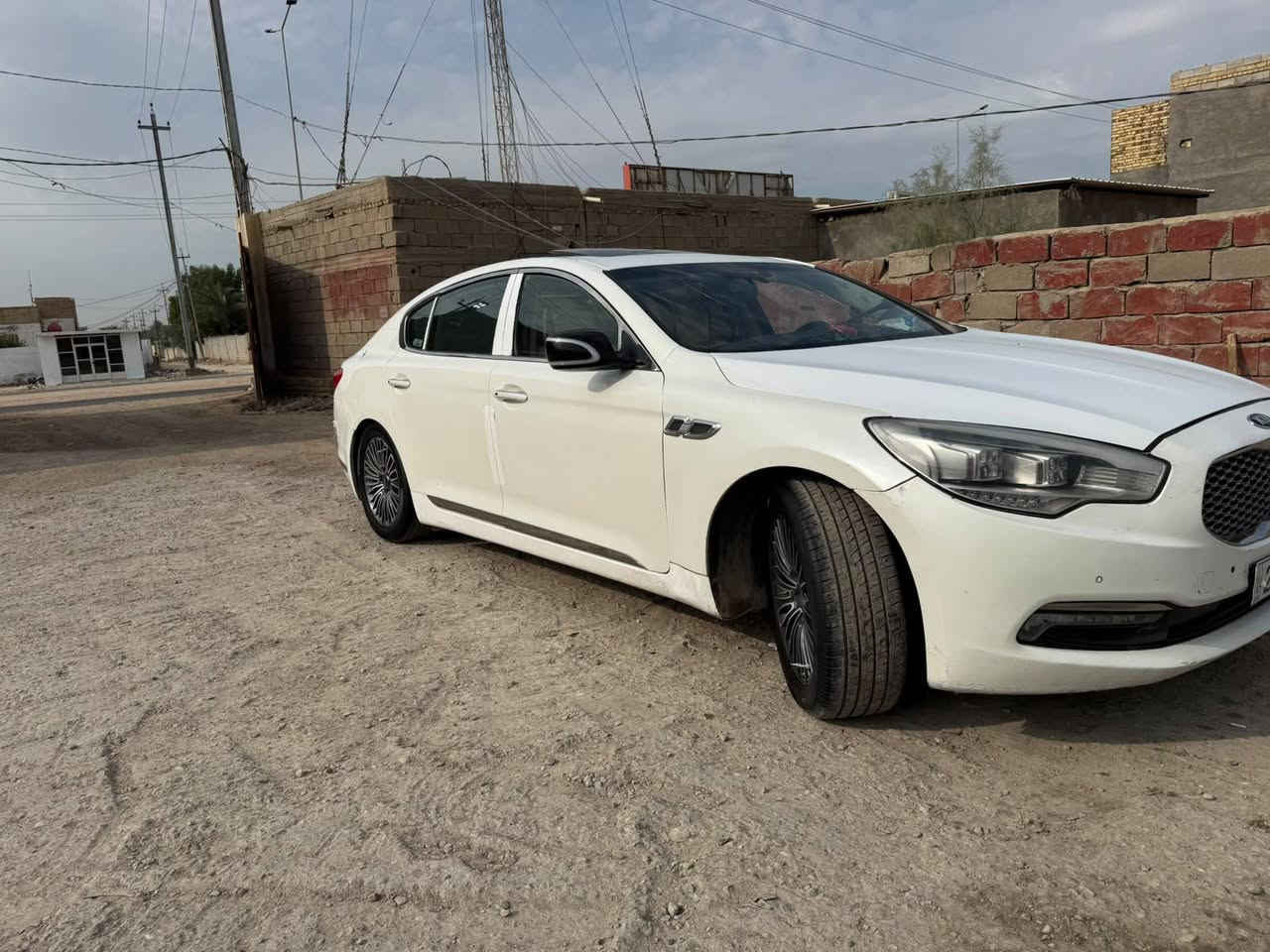 السلام عليكم  
اقرة للاخير
كيا كورس خليجي فئه ثانيه المرغوب دبلات مو جوبلس vip
خليجي 2013
محرك 3600 _ V6
رقم سليمانيه وكاله ومداور شرط

سيارة جديدة مال جناي وما ناقصها شي جاهزة من كلشي 

مواصفاتها 

بصمة اربع أبواب 
دواخل جلد بيجي 
حساسات أمامي خلفي 
فتحة سقف 
تحكم ماوس أمامي و خلفي 
دفع خلفي 
أربع وضعيات قيادة
نورمال سبورت اقتصادي 
ثلاث قطع تبريد
نظام مانع انزلاق نظام تركشن 
كاميرا خلفية
لايت عدسة زينون ديناميك متحرك
كشن السائق ميموري
كشن جانب السائق كهربائي 
الكشنات تدفئة و تبريد 
نظام اوتو هولد 
إضاءة ترحيب 
مرايات شفط و قلاب 
هاند بريك بصمة
برده خلفية كهربائية 
بردات جانبية 
ويل 18 تو سايز 
دبل جام عزل
نظام ABS
تخم تاير جديد 

المكان السماوه رميثه
السعر125 وبيه محال مستعجل على البيع
رقم الهاتف ***********
