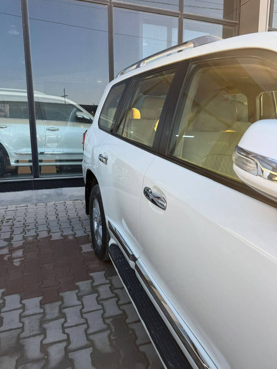 لاندكروز 2013 مكفوله كفاله عامة قطرة 💧 صبغ مابيها سنويه هزه كلها كامله مال جناي ماشية 140 حقيقي . سيارة جديده
السعر خاص 
***********
***********
