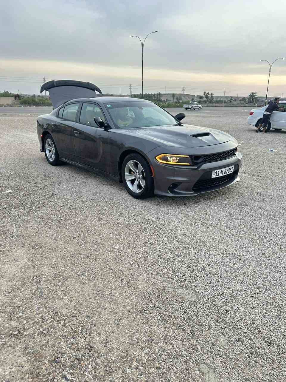 السلام عليكم  جارجر 2015 sxt محدثه srt بالكامل وارد كندي صور الحادث بالمنشور سرقه  بدون ايرباك  ايرباك سليم 
و بيها 4 قطع صبغ بالعراق من ضمنهم لبنيد لغرض التحديث لبنيد القديم موجود 
تشغيل عن بعد 
حساسات خلفيه 
بصمه 
تبريد قطعتين
شاشه كبيره 
وباقي المواصفات المعروفه
 مكينه گير اكسل مكفولات   
االسعر 160 و بيها مجال
***********

