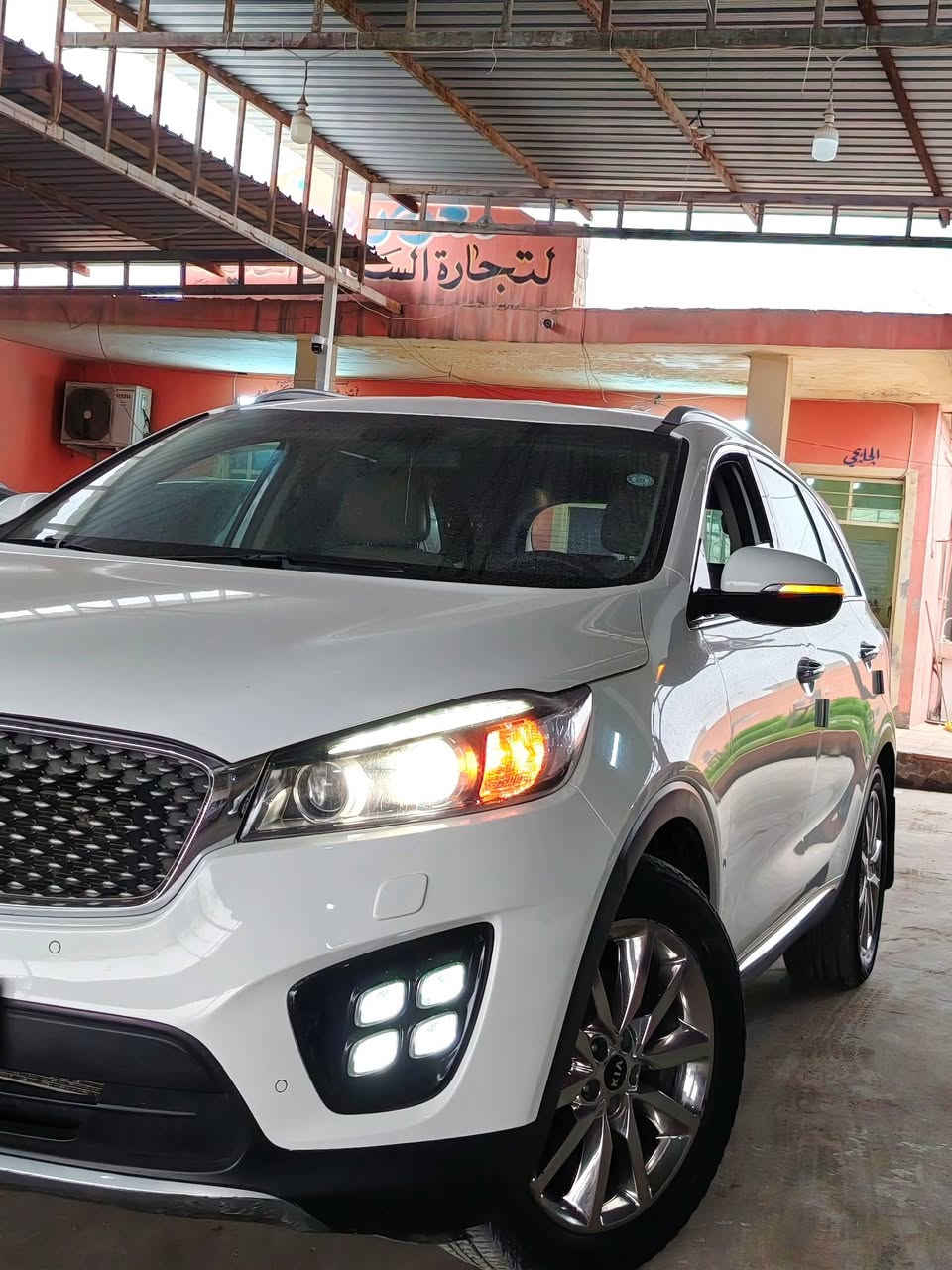 سلام عليكم سيارة كيا سورينتو موديل 2018 خليجي مكينه V6 
ماشيه 130ـــ مكينه مامفتوح مواصفات بصمه+صندوق شفط+بردات بلادي+مرايات شفط+ويل اكروم+ثلاث مقاعد تبريد+كامره+شاشه لمس+تحكمات ستيرن+مثبت سرعة
ضرر بدون صبغ مكانين تعديل بارد صغير
مراوسه حسب القناعة
عنوان طريق اربيل موصل ناحية برطلة
للاستفسار ***********/***********
السعر 235 $$ وبي مجال
