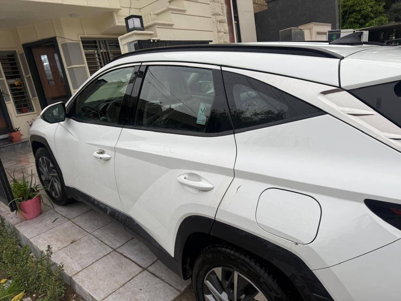 توسان ٢٢ خليجي بغداد المشروع الوطني
ماشيه ٤٠ الف حقيقي مكفولة فقط رصعة بكد الاضفر  صغيرة جدا ومسحوبة باجهازوالباقي كلة مكفول فوول موصفات ما عدا البنوراما بصمة تشغيل عن بعد دبل كرسي كهربائي شاشة ابل كاربلي اصلي هاندبريك بصمة اوتو هولد نظام تزحلق مود درايف فول تحكم استرين بردات خلفية لايت وبك لايت خلفي امامي اريل نفيگتر قطعتين تبريد شحن وايريلس وباقي الوصفات معروفه سيارة جديده السعر ٢١٠ وبيها مجال بسيط للاستفسار ***********
