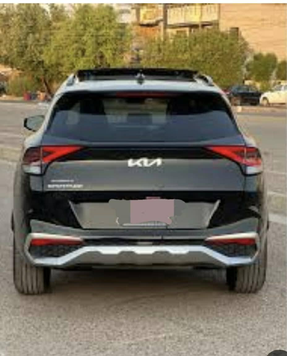كيا سبورتج Prestige موديل 2023 – وارد الولايات المتحدة
اللون: أسود لامع
الفئة: Prestige – أعلى فئة تجهيز
أنظمة القيادة والطاقة:
– نظام هجين متكامل بثلاثة أوضاع تشغيل:
1. محرك بنزين
2. نظام هايبرد
3. نظام كهربائي Plug-in قابل للشحن الخارجي
المواصفات والتجهيزات:
– فول مواصفات بدون نقص
– تجهيزات Prestige الكاملة (أعلى رفاهية وأمان وتكنولوجيا)
– استعمال نظيف ومسافة مقطوعة 45,000 كم فقط
الوضع القانوني والملكية:
– السيارة باسم المالك مباشرة
الموقع: بغداد
الملاحظة الفنية:
– حادث جاملغ على جهة السائق، معالج بشكل مهني وموثق
سعر مناسب 
مستعجل على البيعة 

للتواصل: ***********
